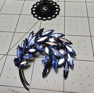 Gorgeous Sherman Swarovski Crystal Brooch